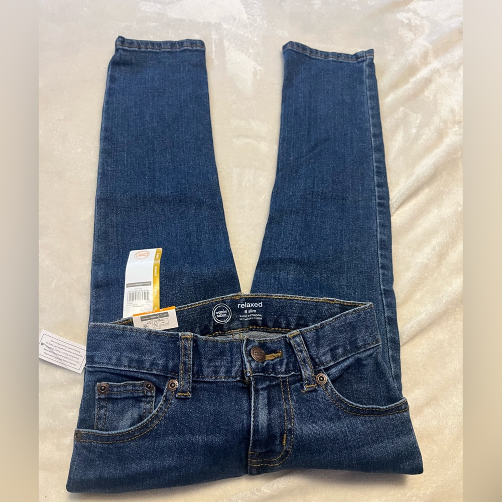 NWT jeans. Size 6 slim